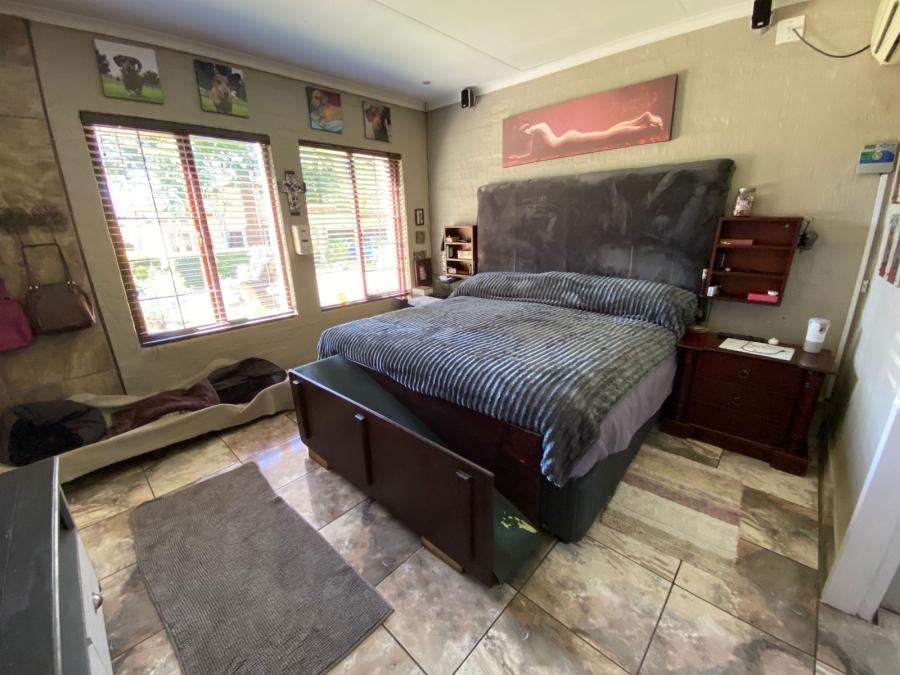 4 Bedroom Property for Sale in Waterval East North West